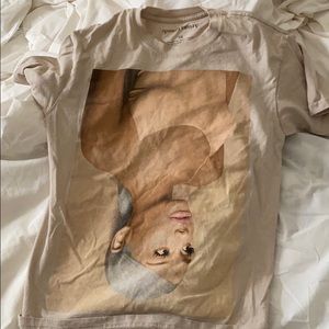 Ariana Grande T-shirt